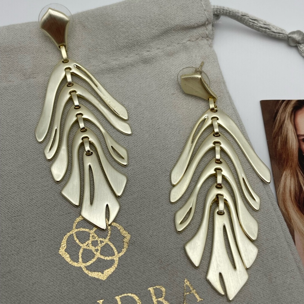 Kendra Scott Gold Earrings ✨